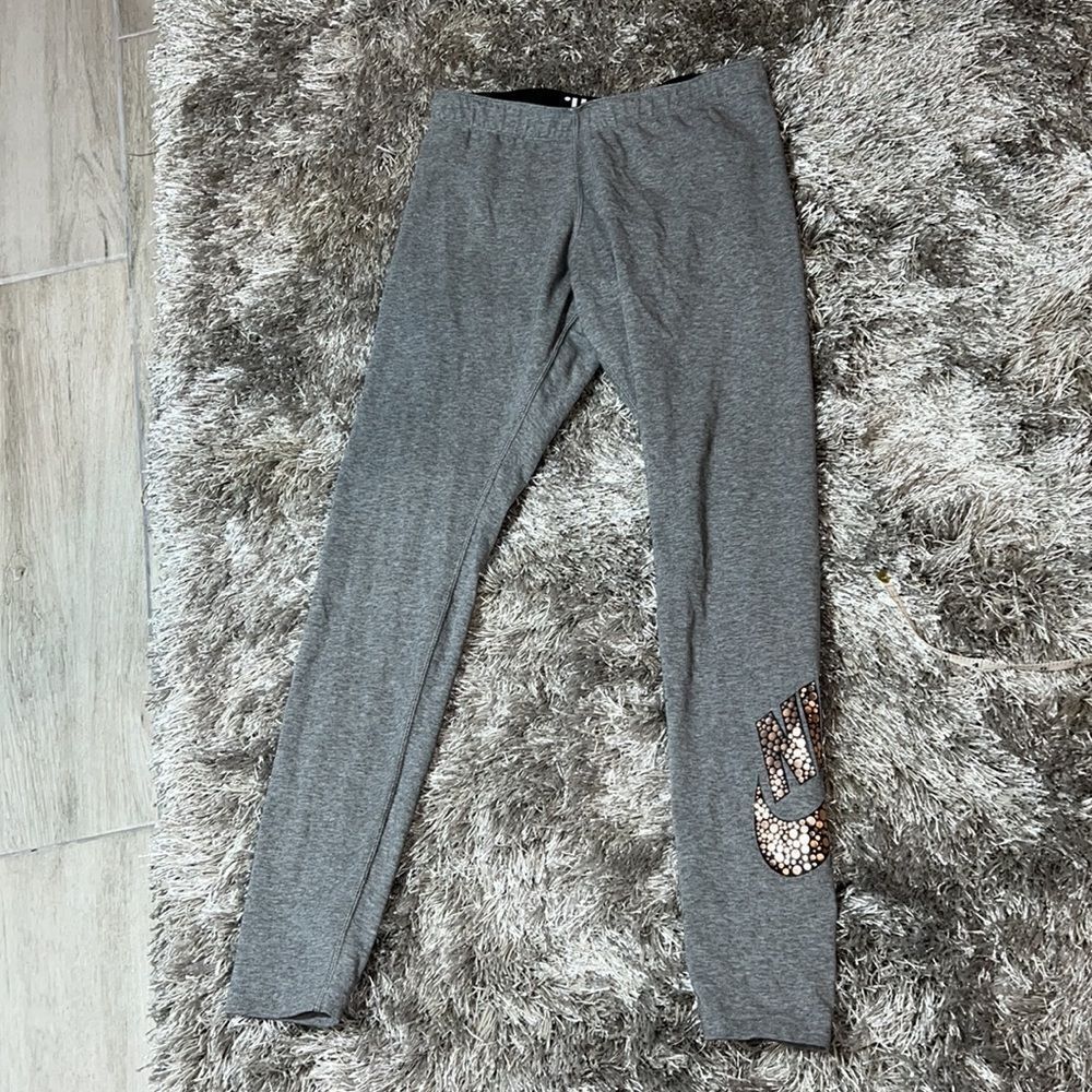 Nike Gold foil leggings - Picture 2 of 4
